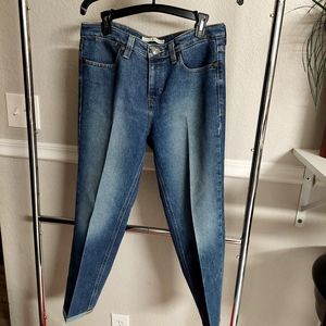 LADIES TOMMY HILFIGER JEANS w/cuff sz 10. $25 GLENN HEIGHTS TX PPU OR SHIPPING